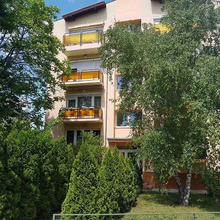 Bazsi Apartman Siófok Zewnętrze zdjęcie