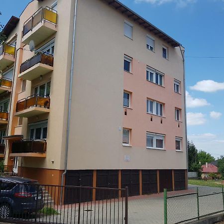 Bazsi Apartman Siófok Zewnętrze zdjęcie
