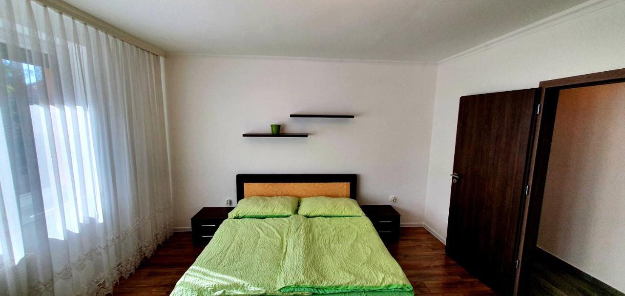 Bazsi Apartman Siófok Zewnętrze zdjęcie