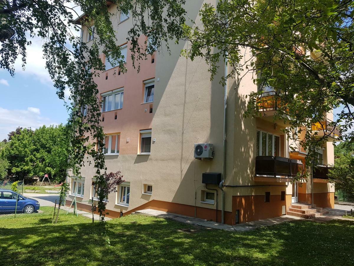 Bazsi Apartman Siófok Zewnętrze zdjęcie